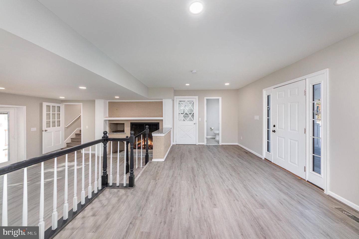 16028 Brickhouse Rd Property Photo 10