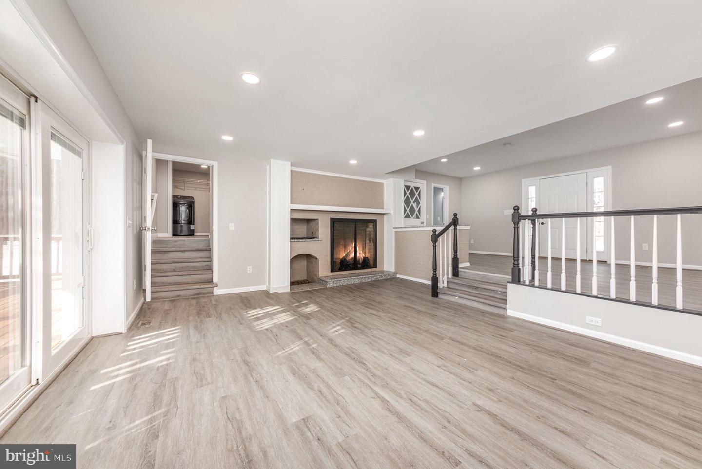 16028 Brickhouse Rd Property Photo 11