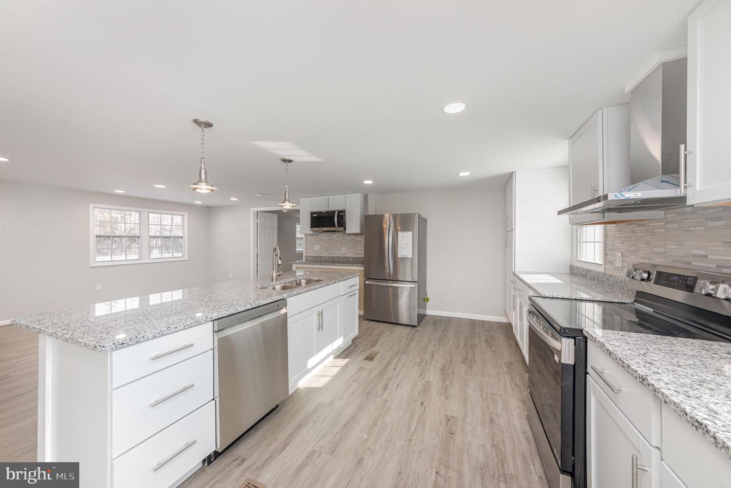 16028 Brickhouse Rd Property Photo 13