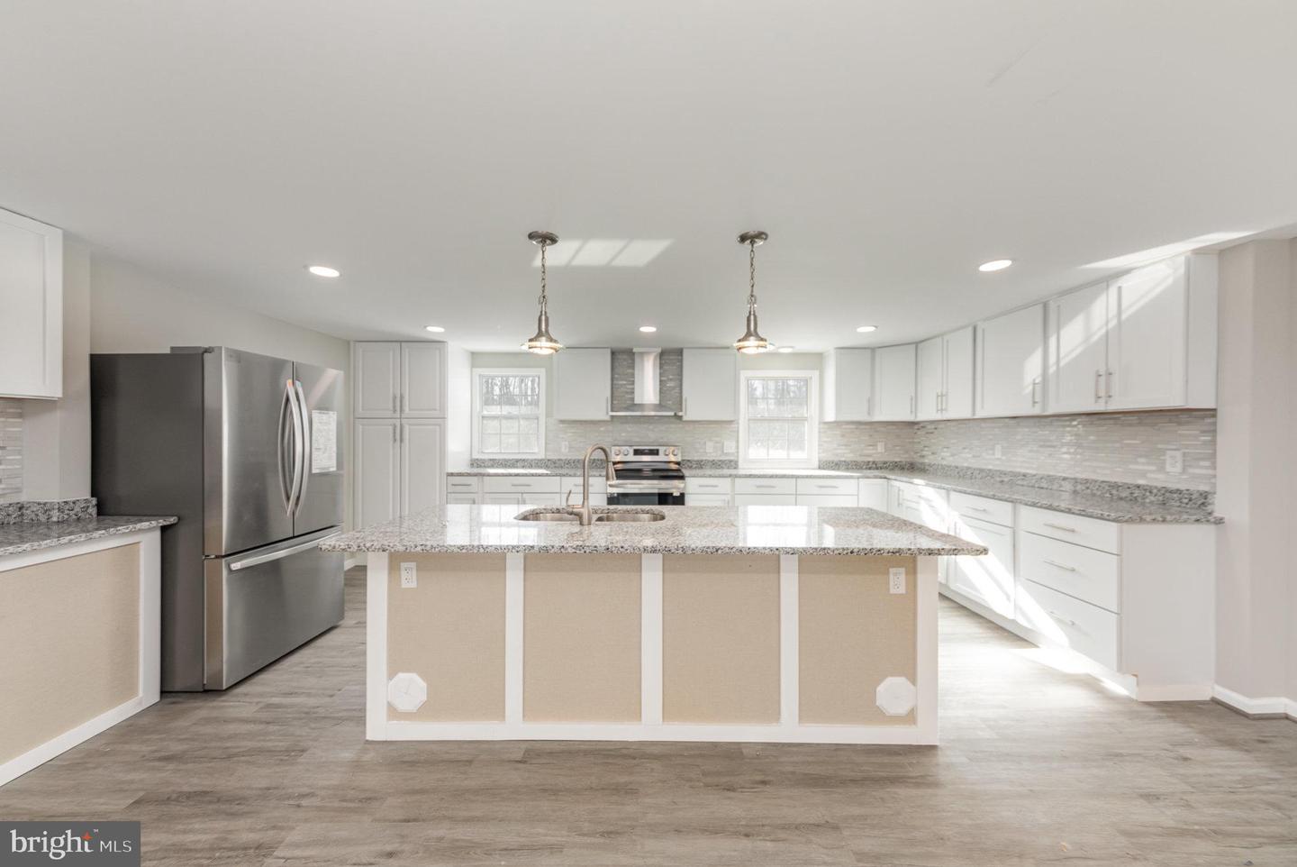 16028 Brickhouse Rd Property Photo 14