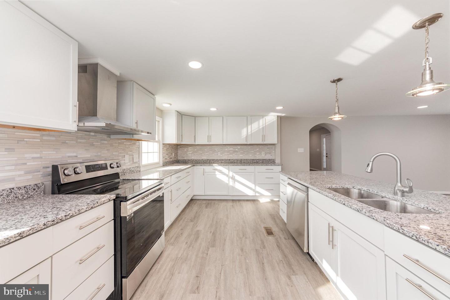 16028 Brickhouse Rd Property Photo 15