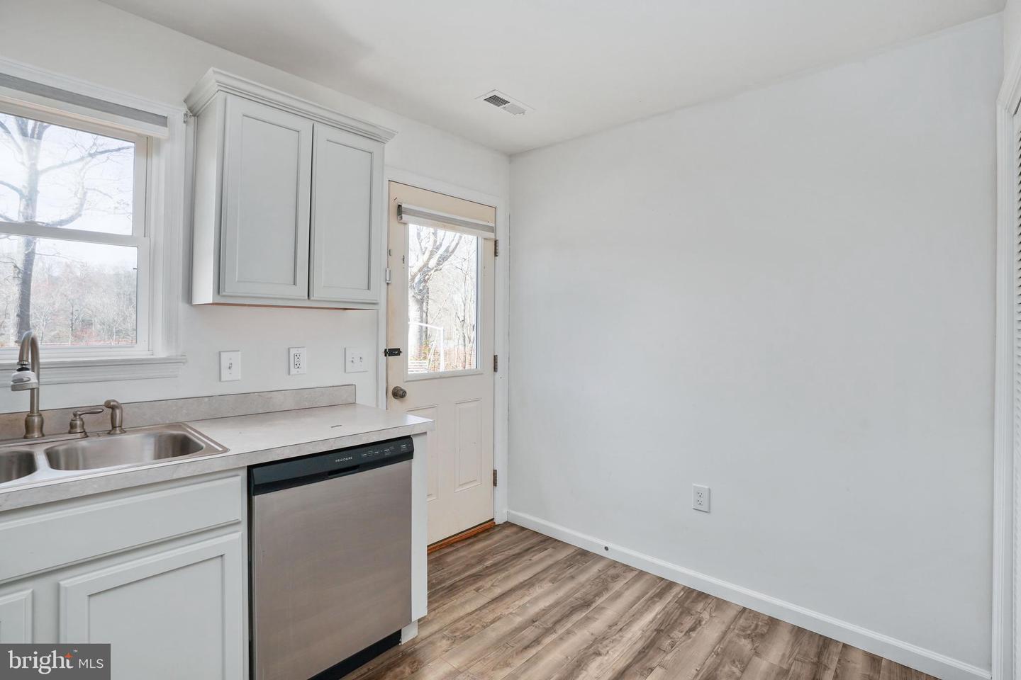 11019 Cozy Ct Property Photo 6