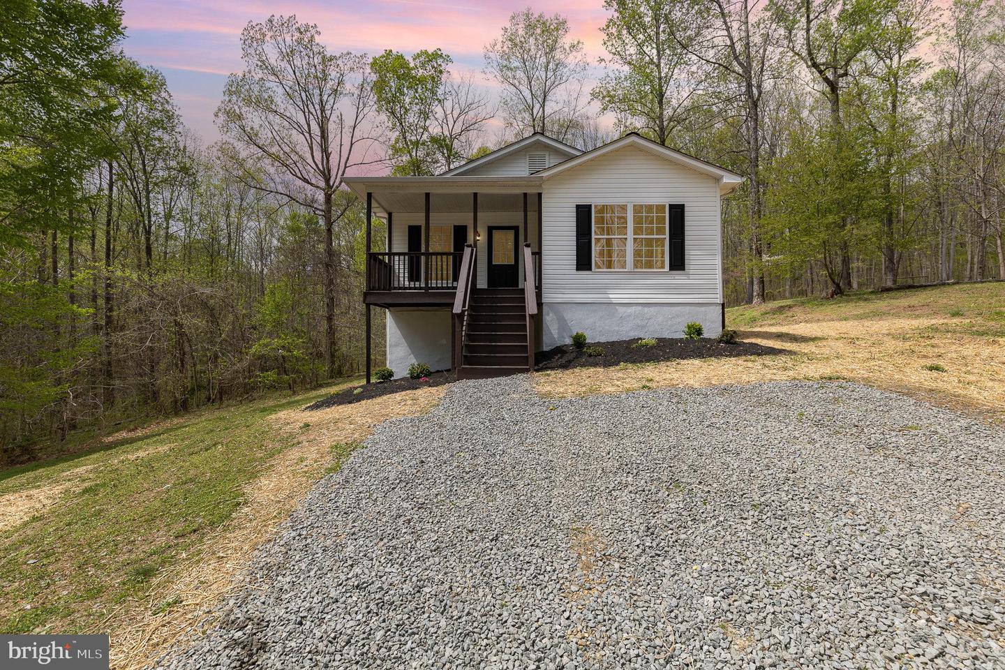 9076 Strawberry Hill Road Property Photo 1