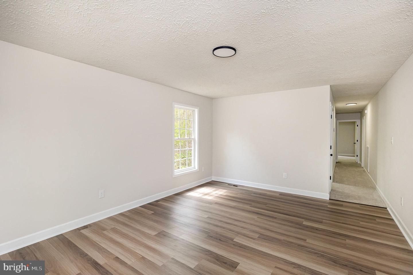 9076 Strawberry Hill Road Property Photo 3