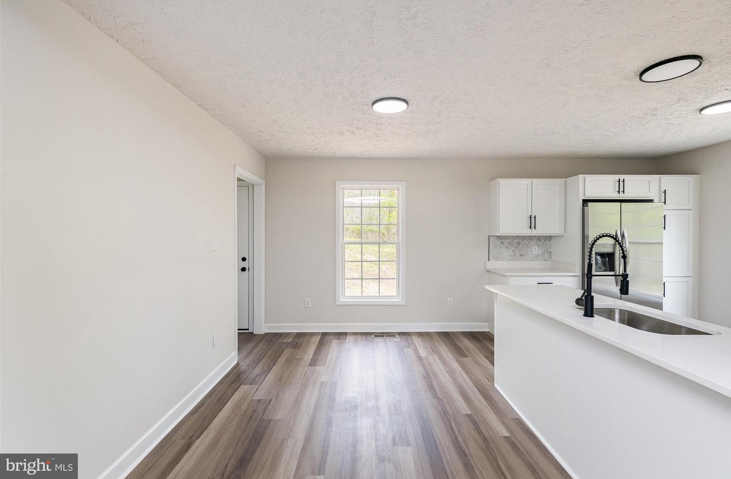 9076 Strawberry Hill Road Property Photo 4