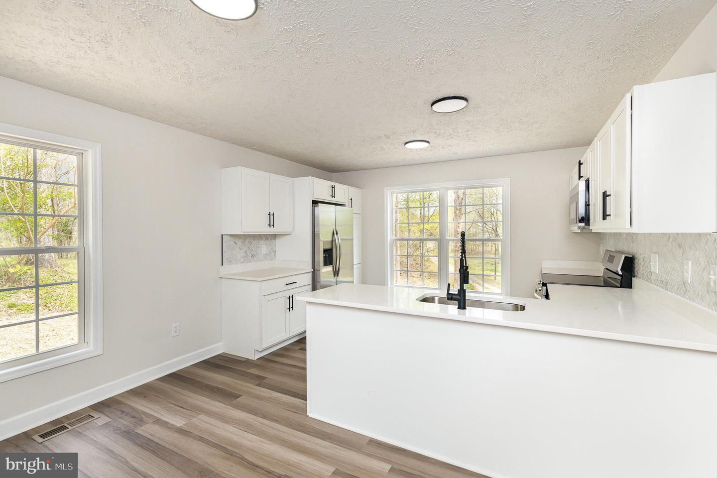 9076 Strawberry Hill Road Property Photo 8