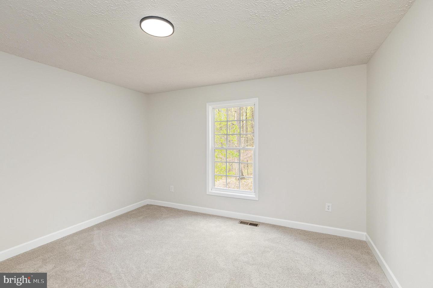 9076 Strawberry Hill Road Property Photo 13