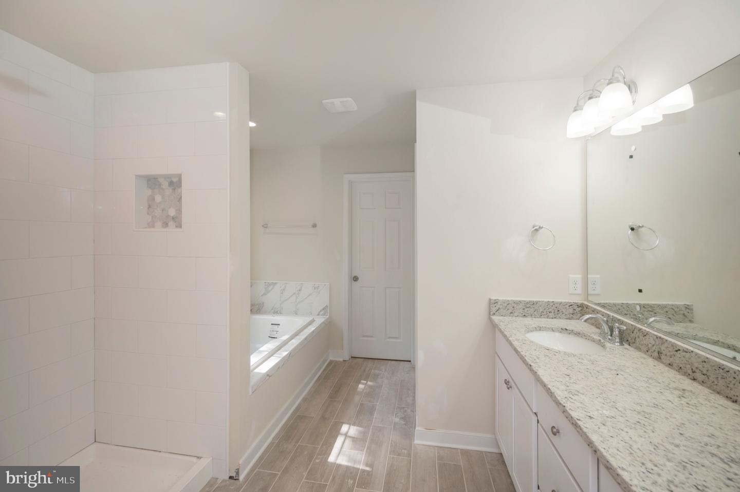 6077 Hamlin Cir Property Photo 27