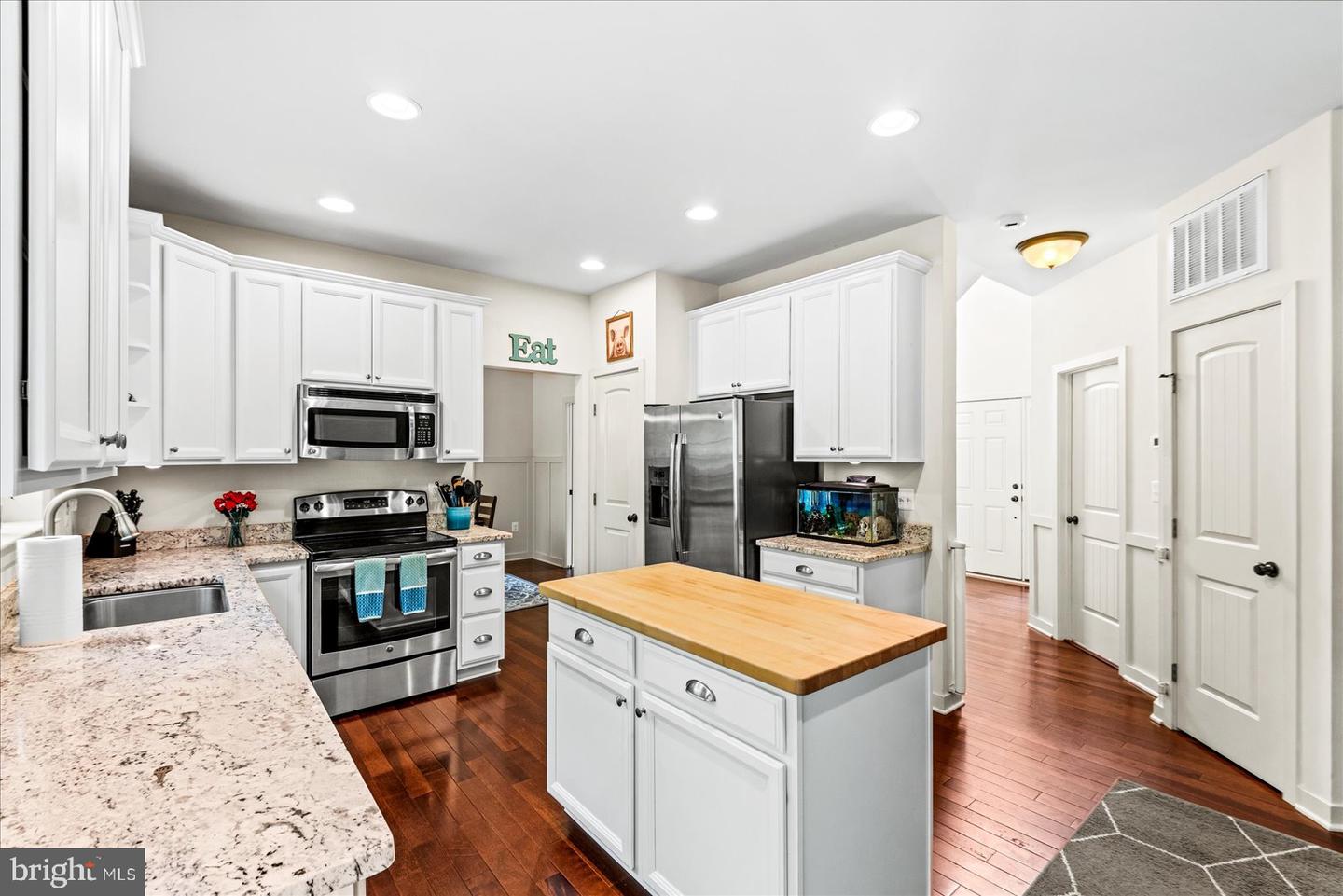 6731 Ginseng Ln Property Photo 14