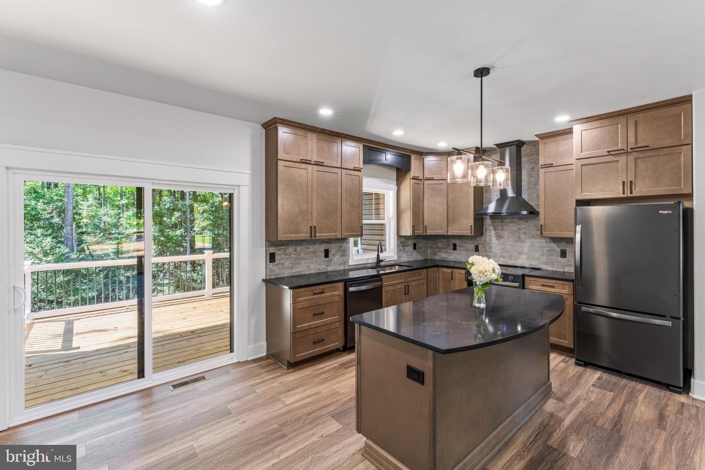 8138 Windsor Dr. Property Photo 16