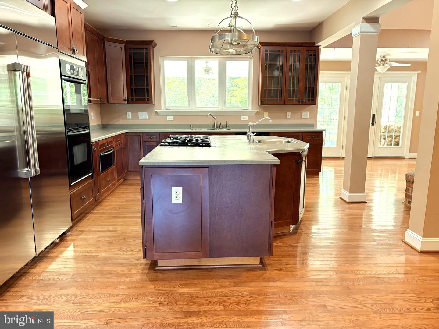 8612 Sandy Beach Ln Property Photo 7