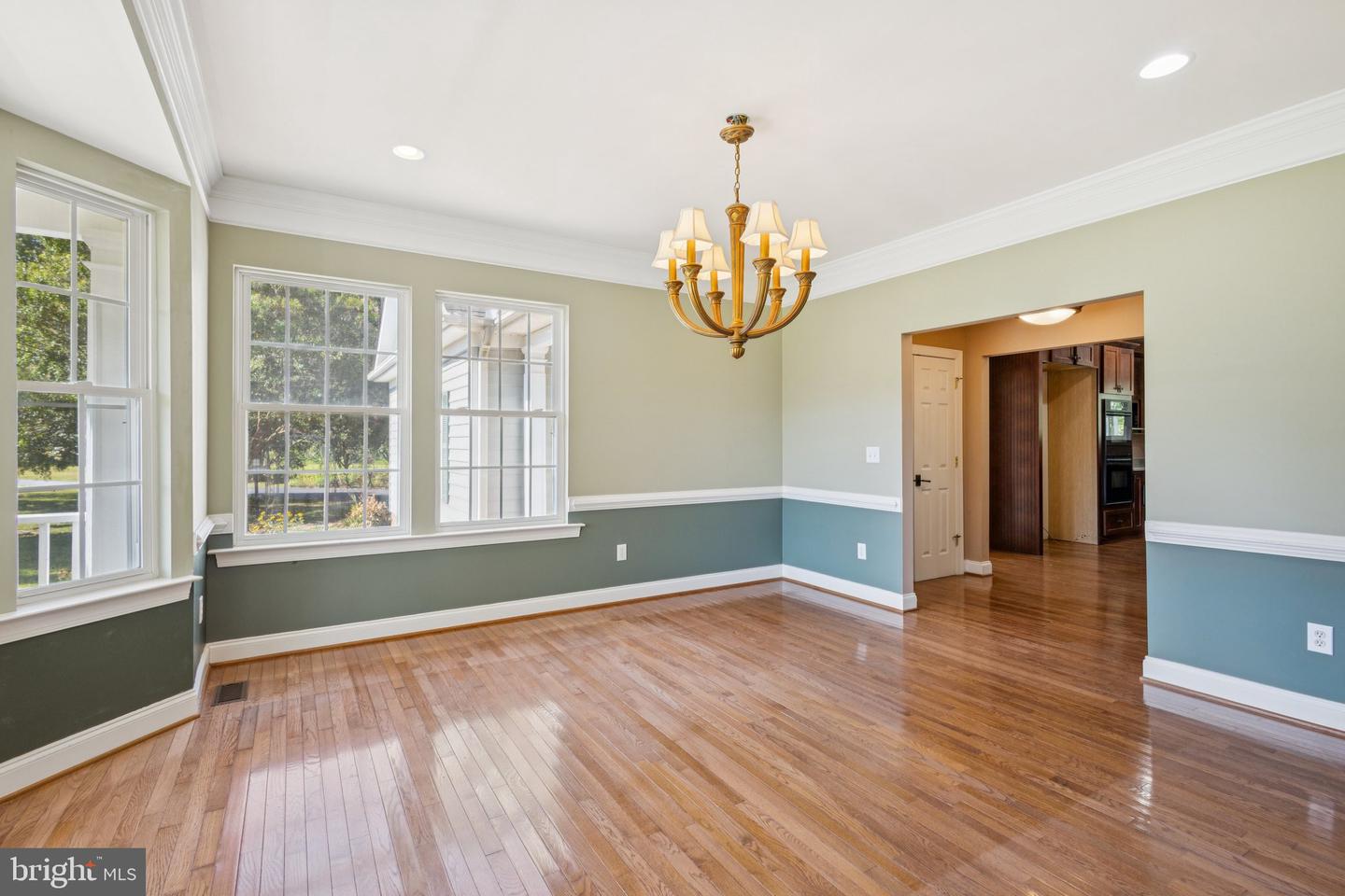 8612 Sandy Beach Ln Property Photo 18
