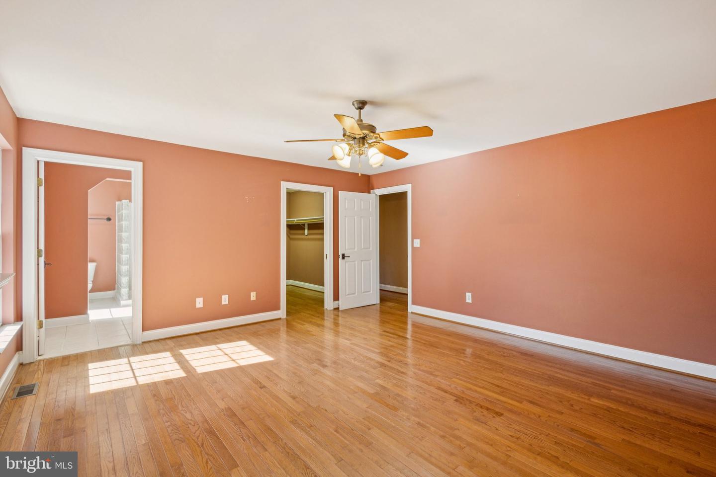 8612 Sandy Beach Ln Property Photo 23