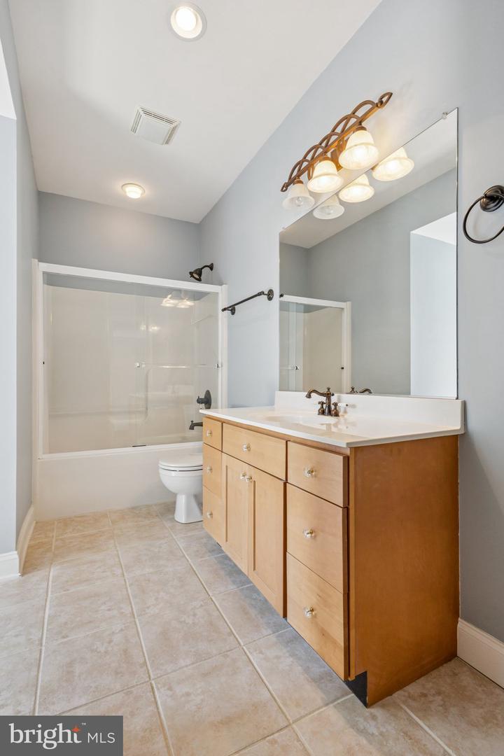 8612 Sandy Beach Ln Property Photo 42
