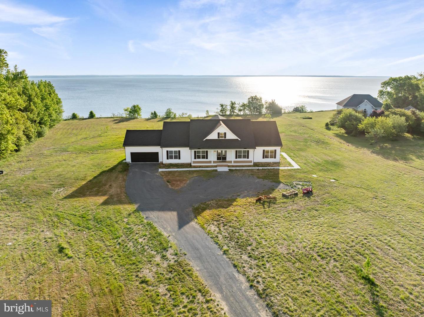 8641 Sandy Beach Ln Property Photo 2