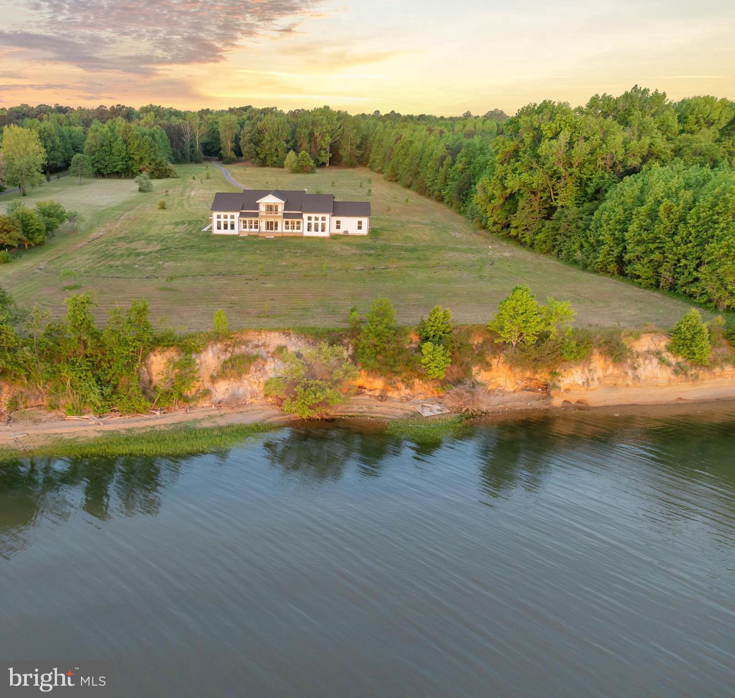 8641 Sandy Beach Ln Property Photo 3