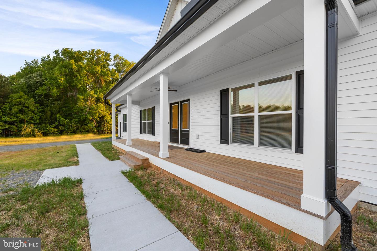 8641 Sandy Beach Ln Property Photo 10