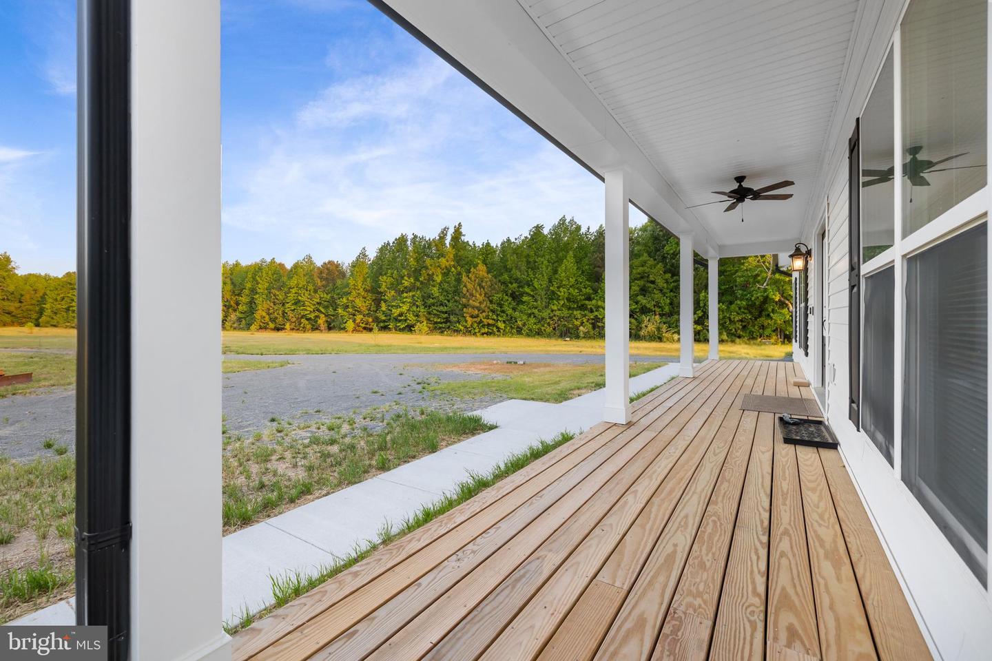 8641 Sandy Beach Ln Property Photo 11
