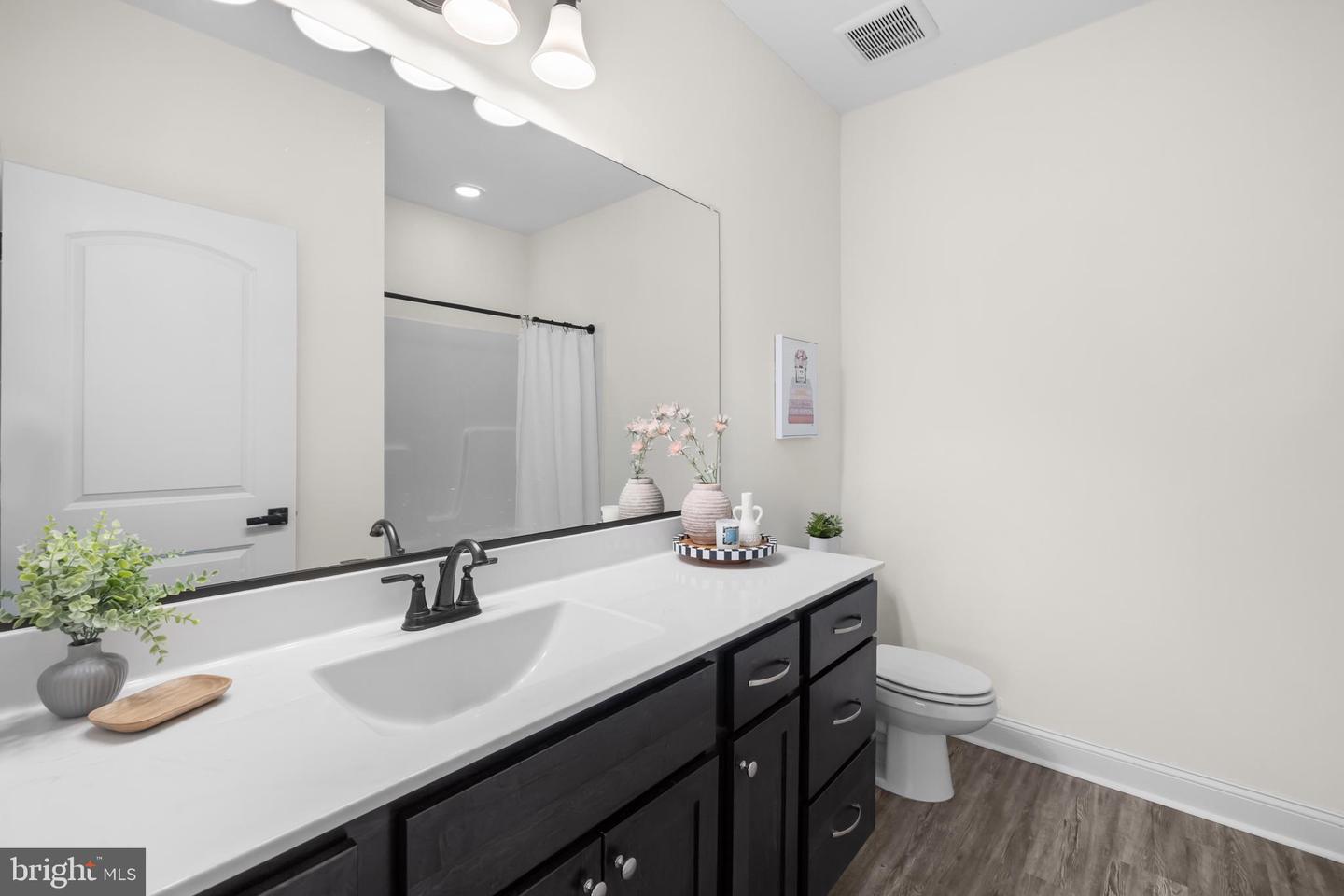 8641 Sandy Beach Ln Property Photo 32