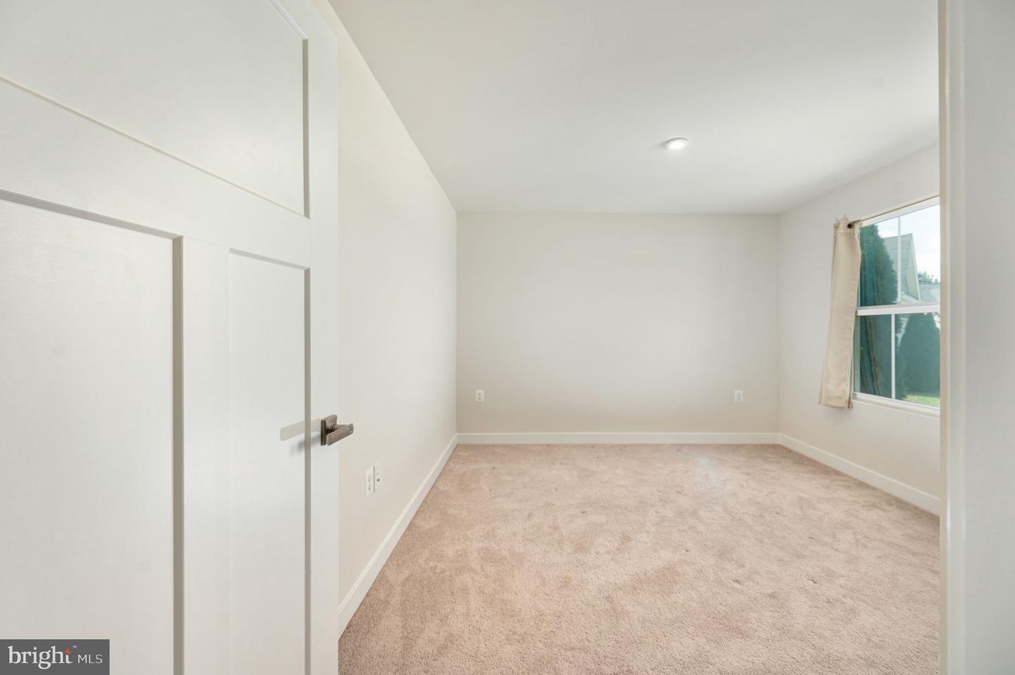 7106 Bagpipe Ln Property Photo 10
