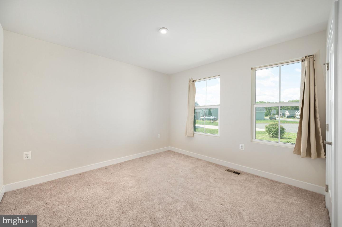 7106 Bagpipe Ln Property Photo 11
