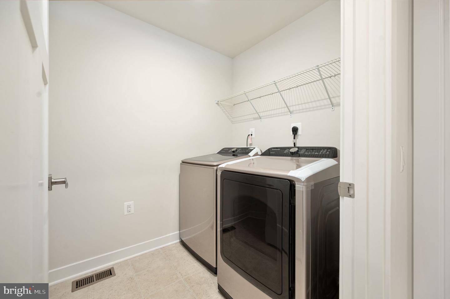 7106 Bagpipe Ln Property Photo 27