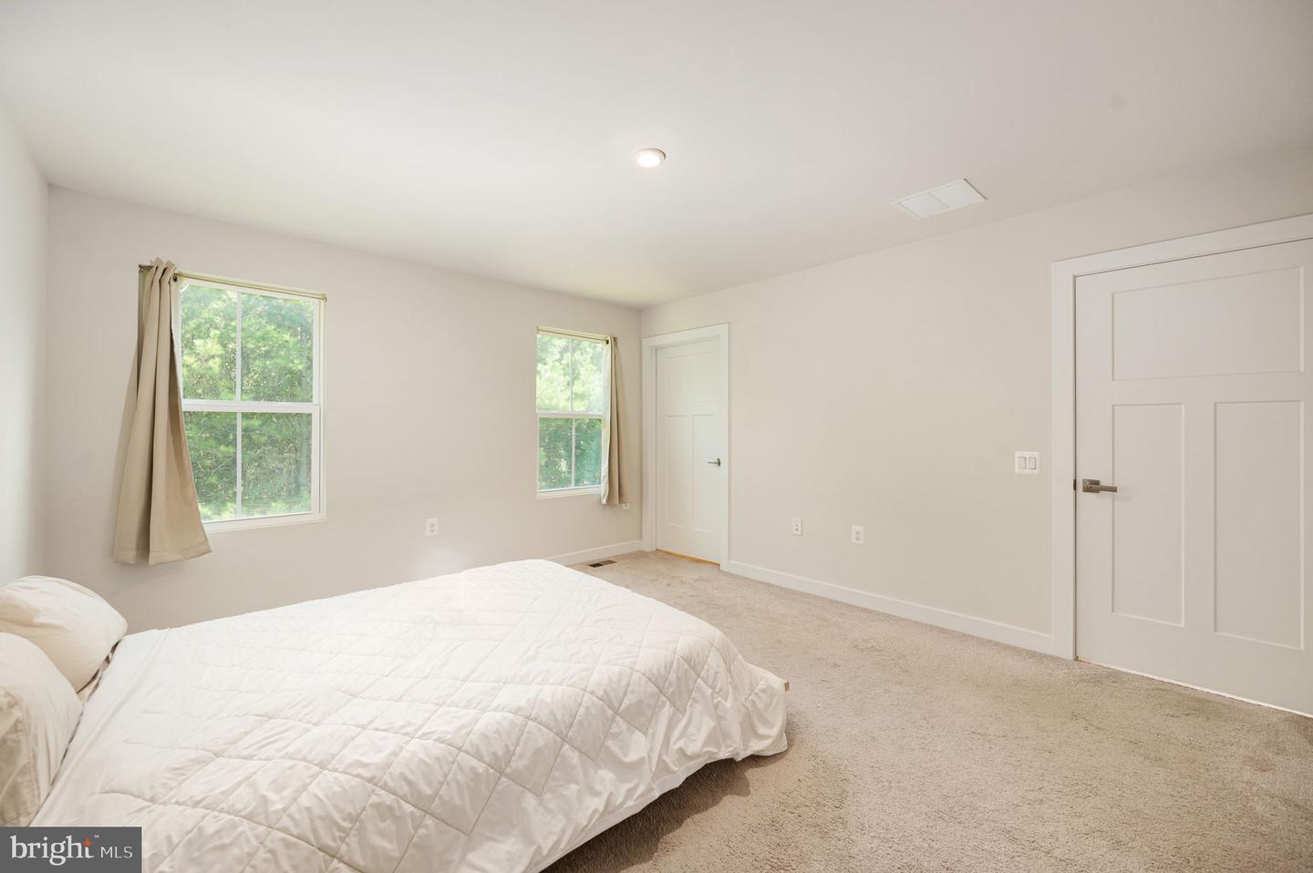 7106 Bagpipe Ln Property Photo 33