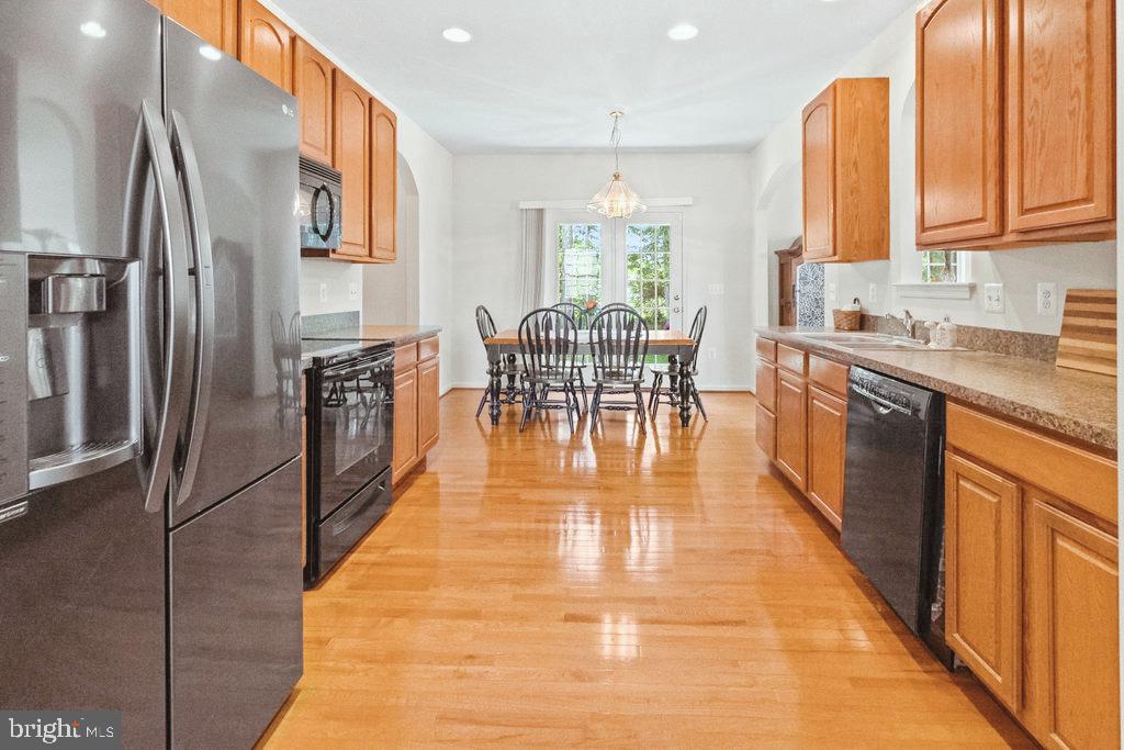 17088 Windward Ln Property Photo 8