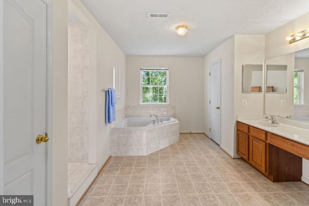 17088 Windward Ln Property Photo 23