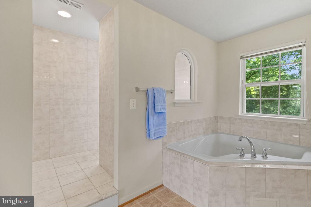 17088 Windward Ln Property Photo 26