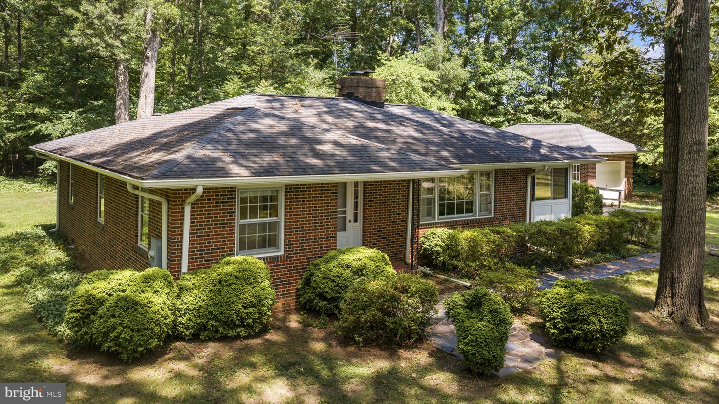 1517 Kings Hwy Property Photo 1