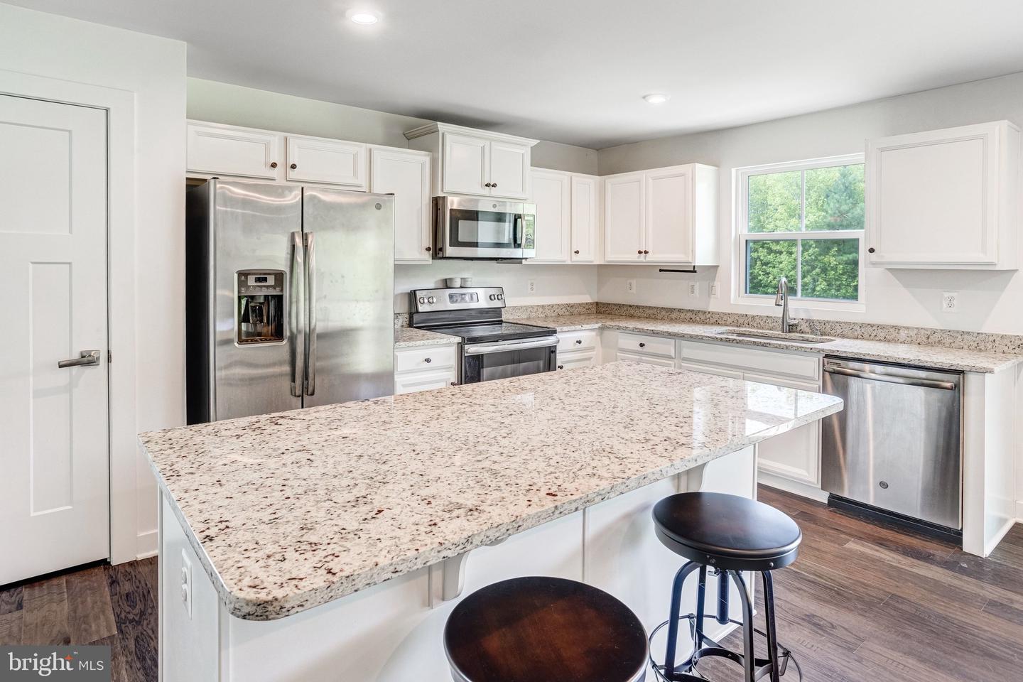 6384 Brewery Ct Property Photo 5