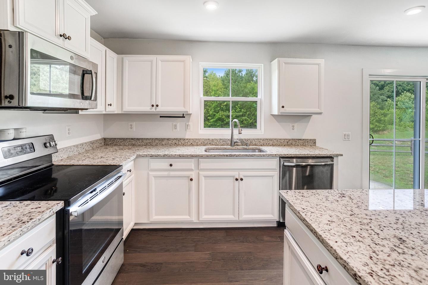 6384 Brewery Ct Property Photo 6