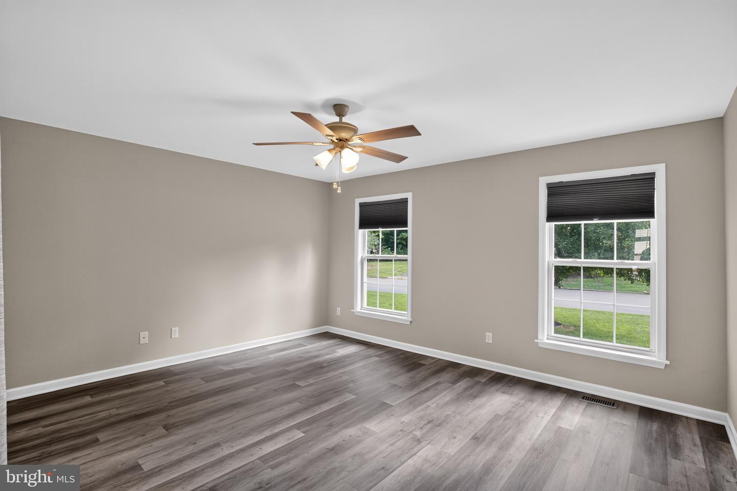 16965 Village Ln Property Photo 10