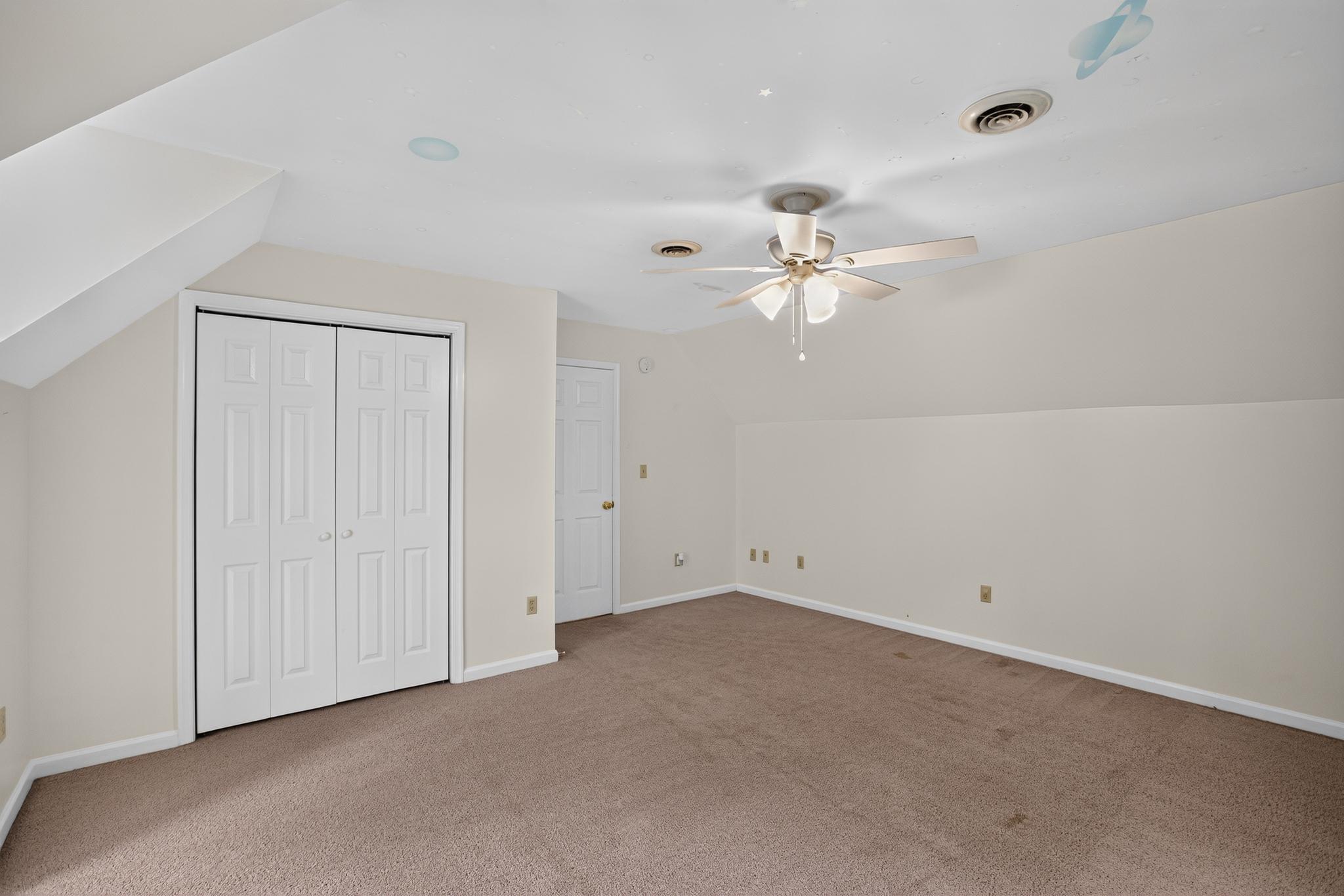 16965 Village Ln Property Photo 17