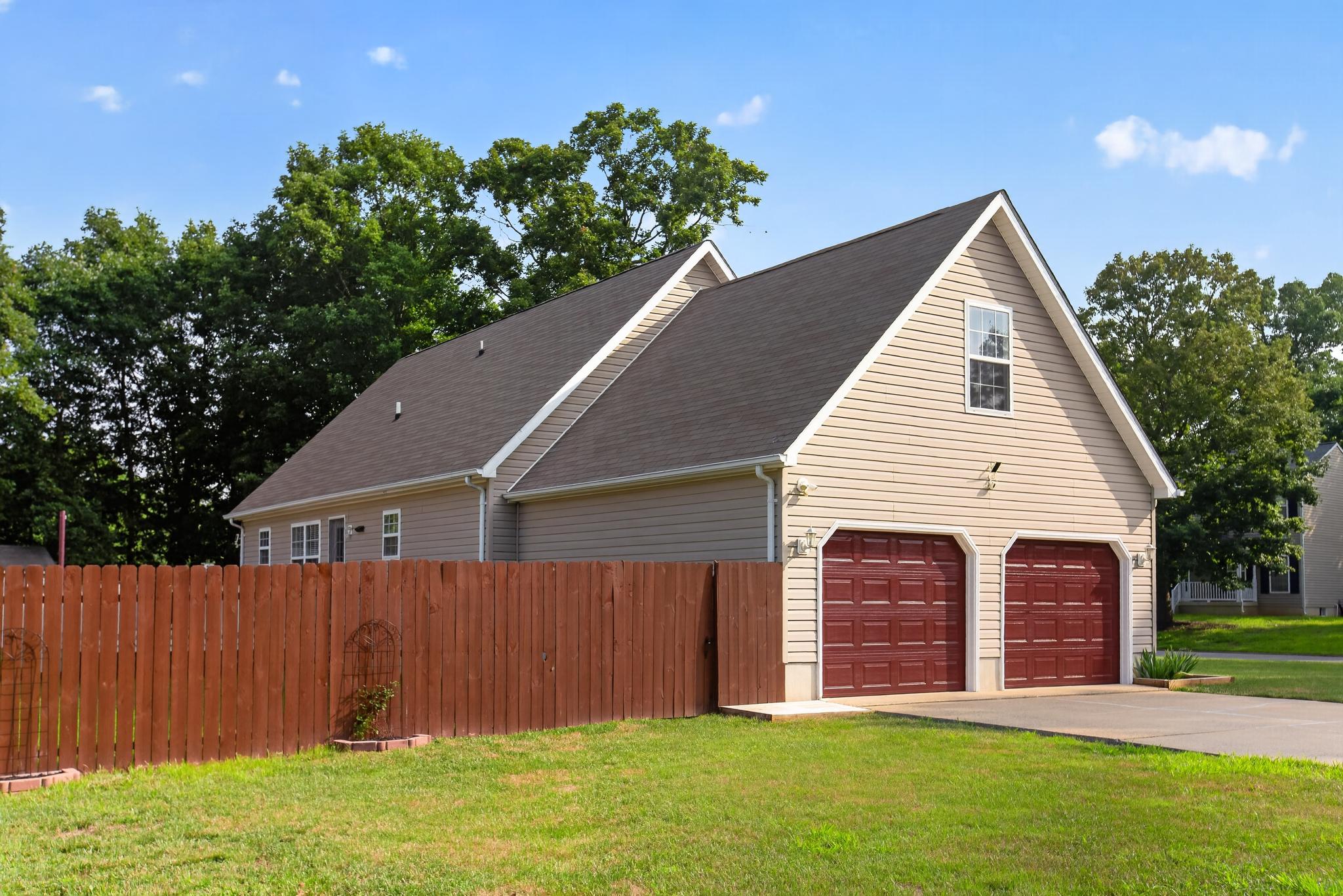 16965 Village Ln Property Photo 22