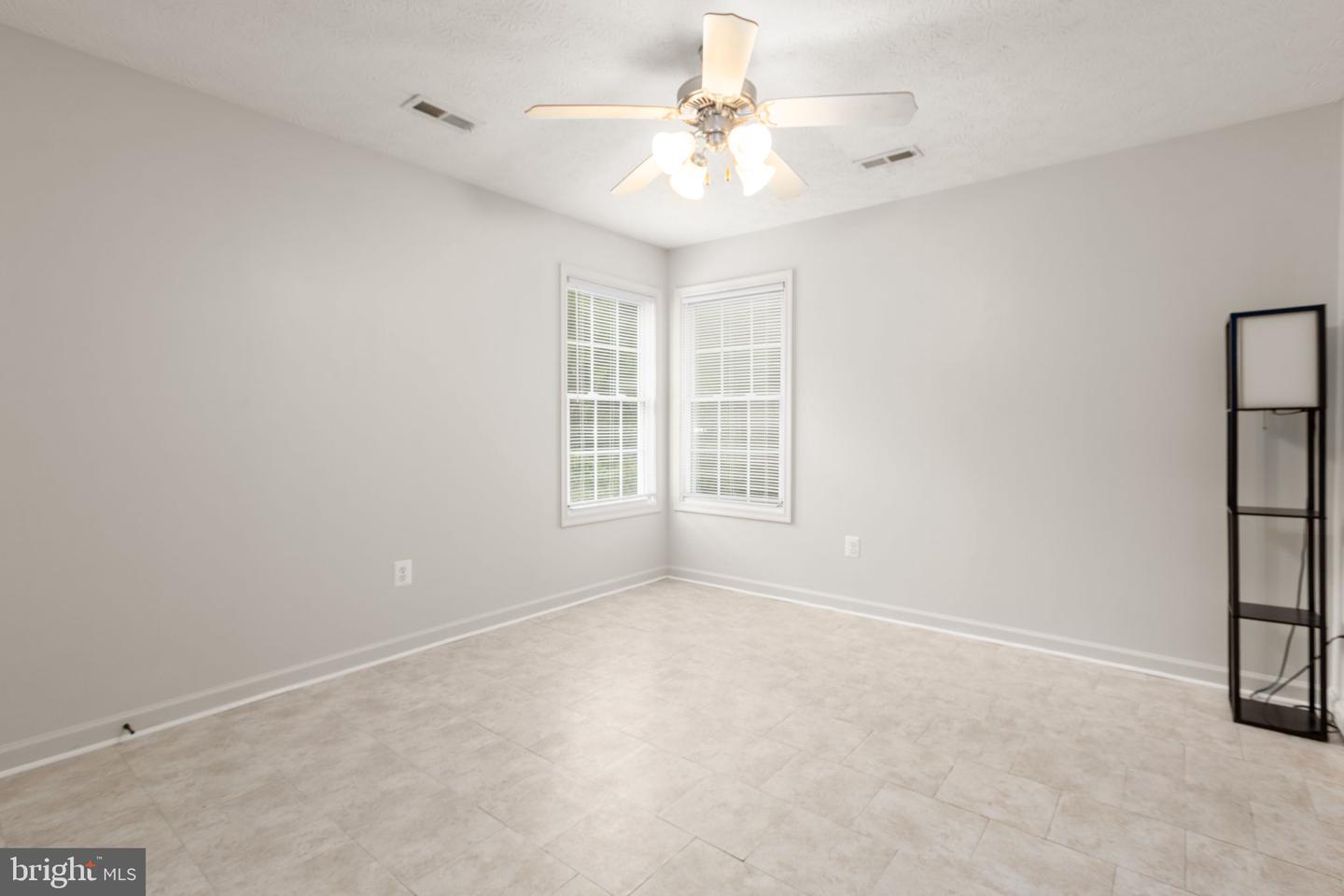 5423 Windsor Dr Property Photo 23