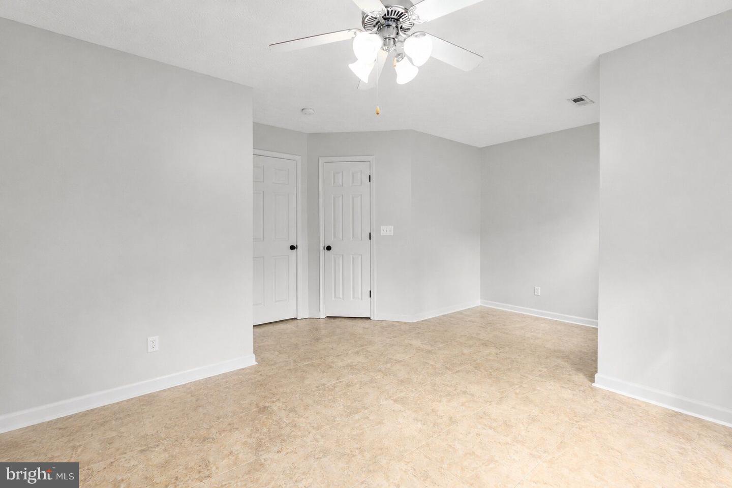 5423 Windsor Dr Property Photo 27