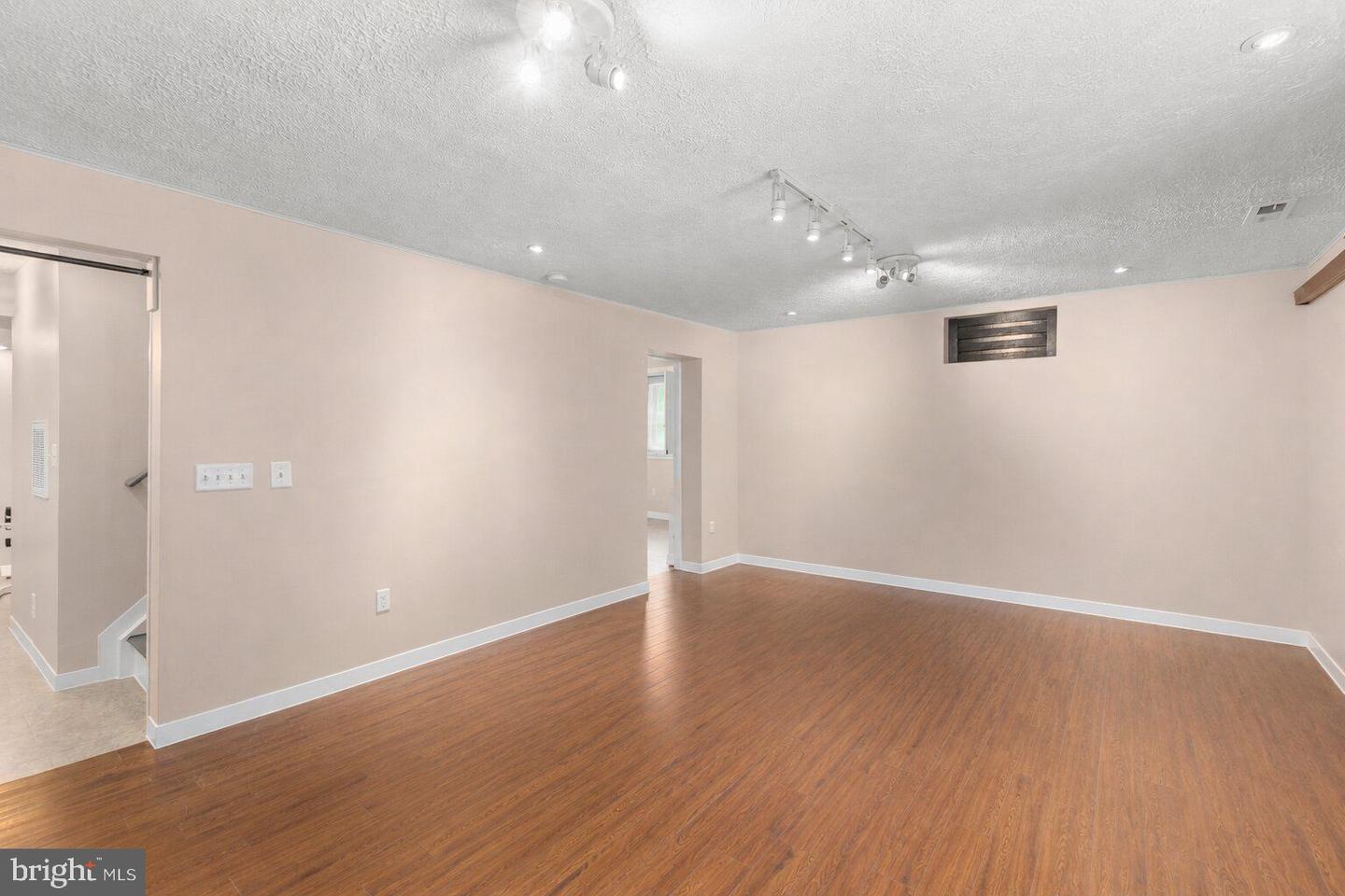 5423 Windsor Dr Property Photo 30