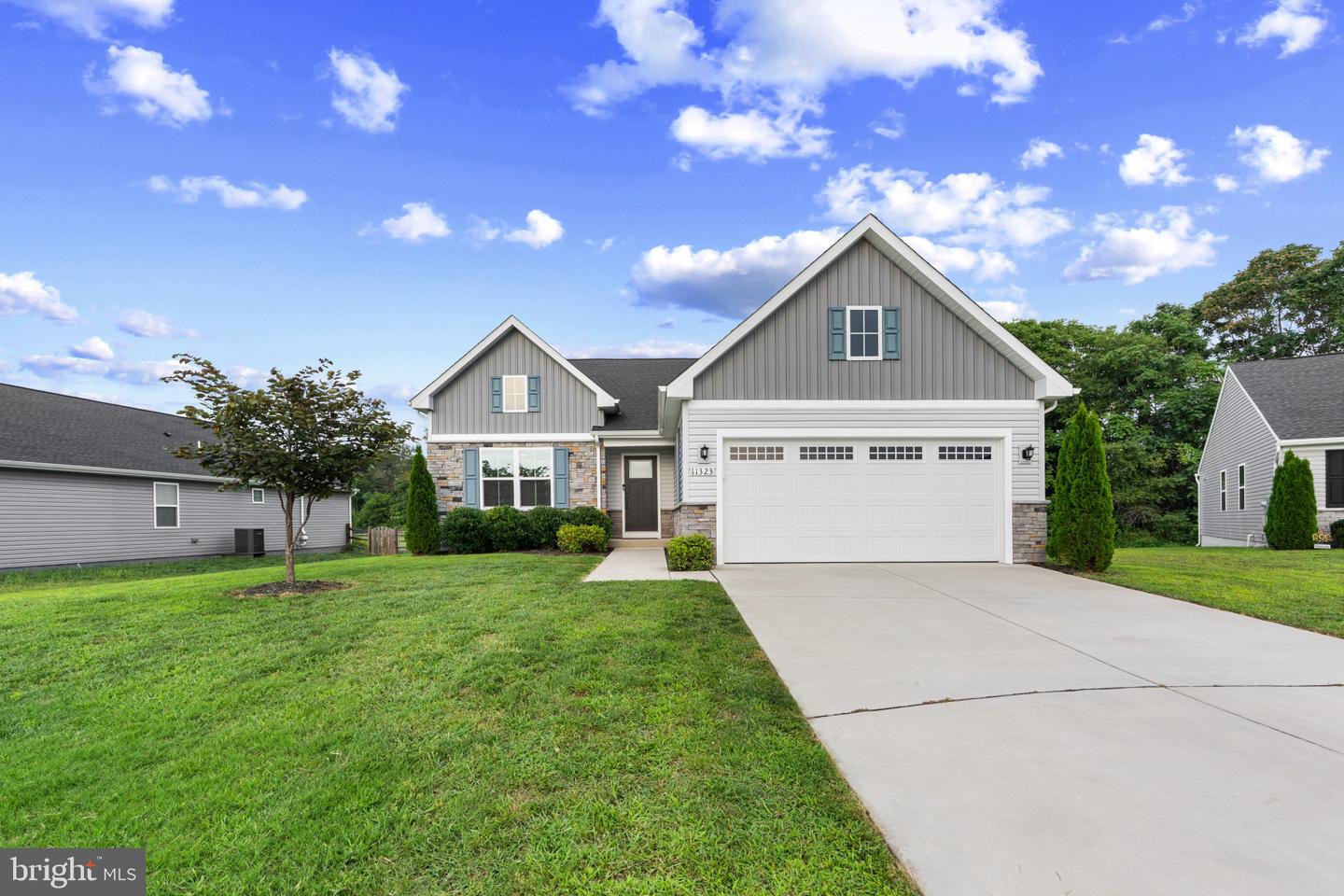 11323 Shamrock Ln Property Photo 1