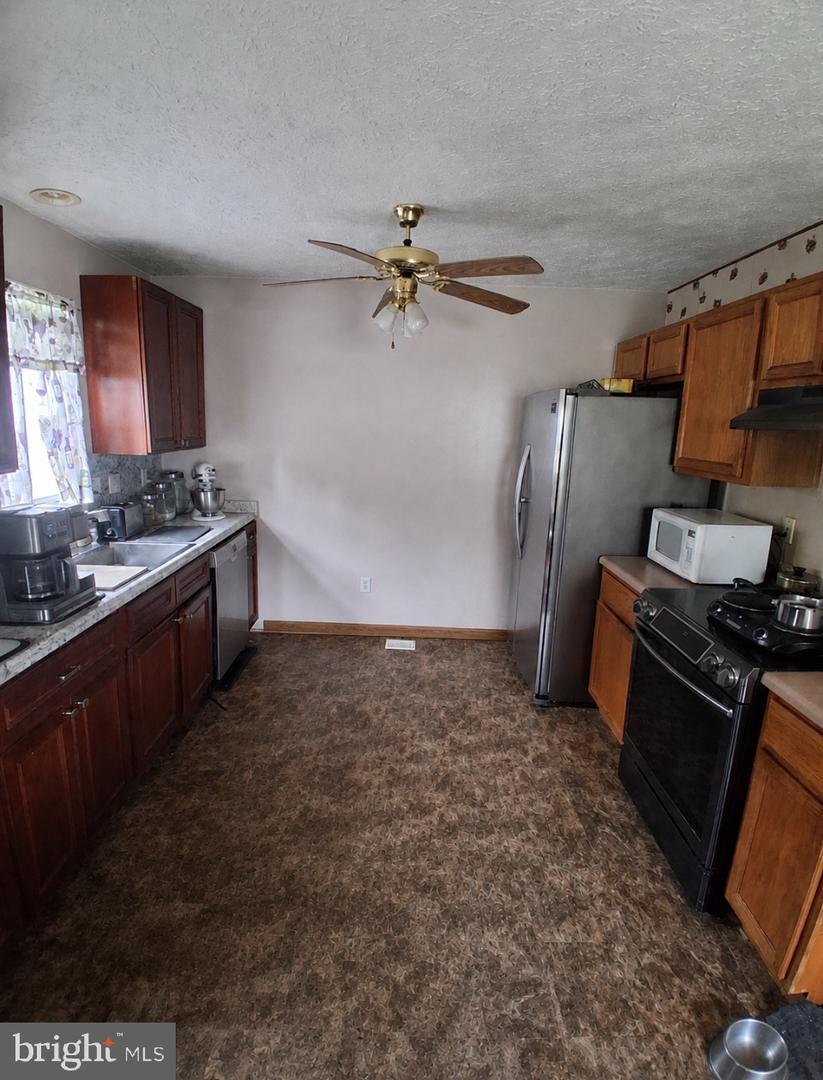 9804 Mohawk Dr Property Photo 6