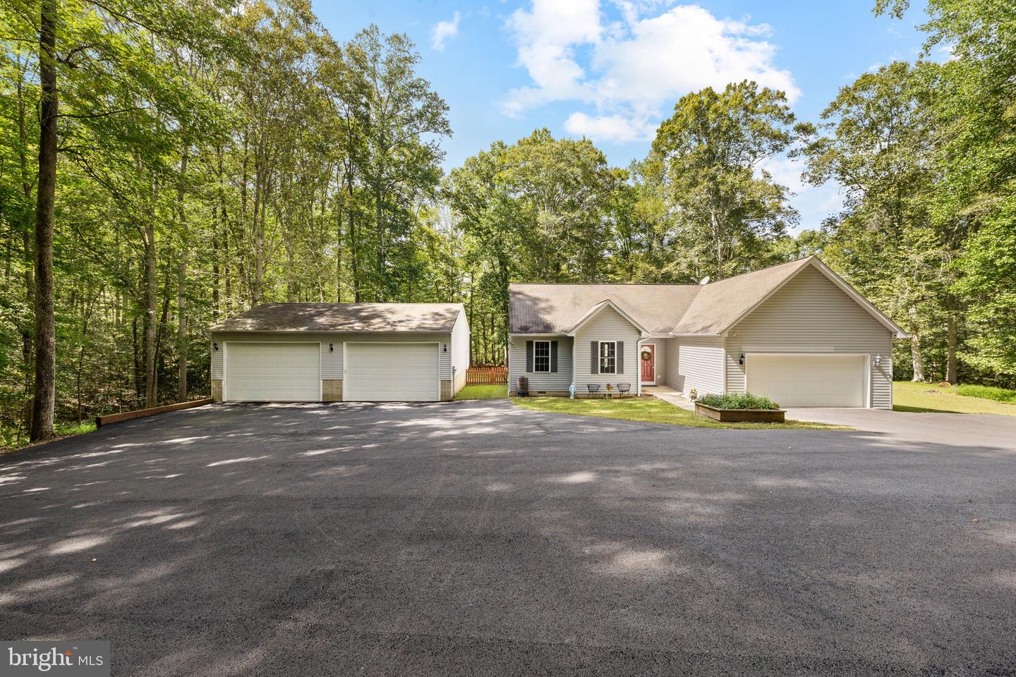 6630 Blackburn Run Property Photo 1