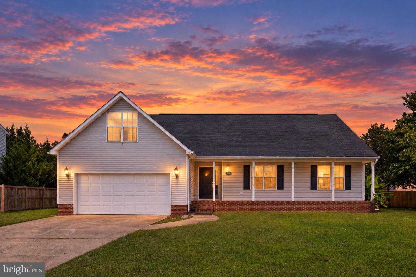 17021 Village Ln Property Photo 1