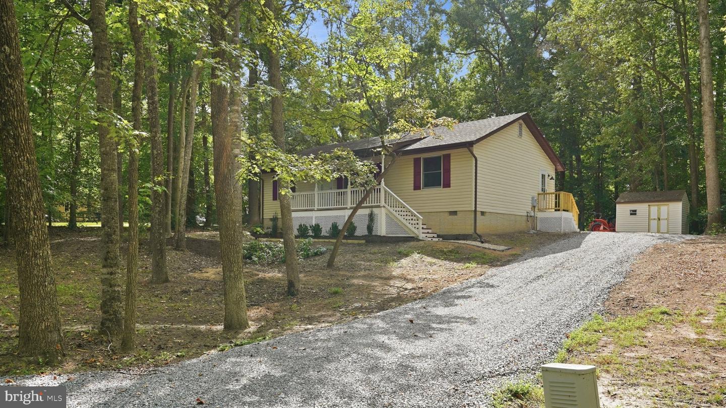 8314 Delegate Dr Property Photo 2