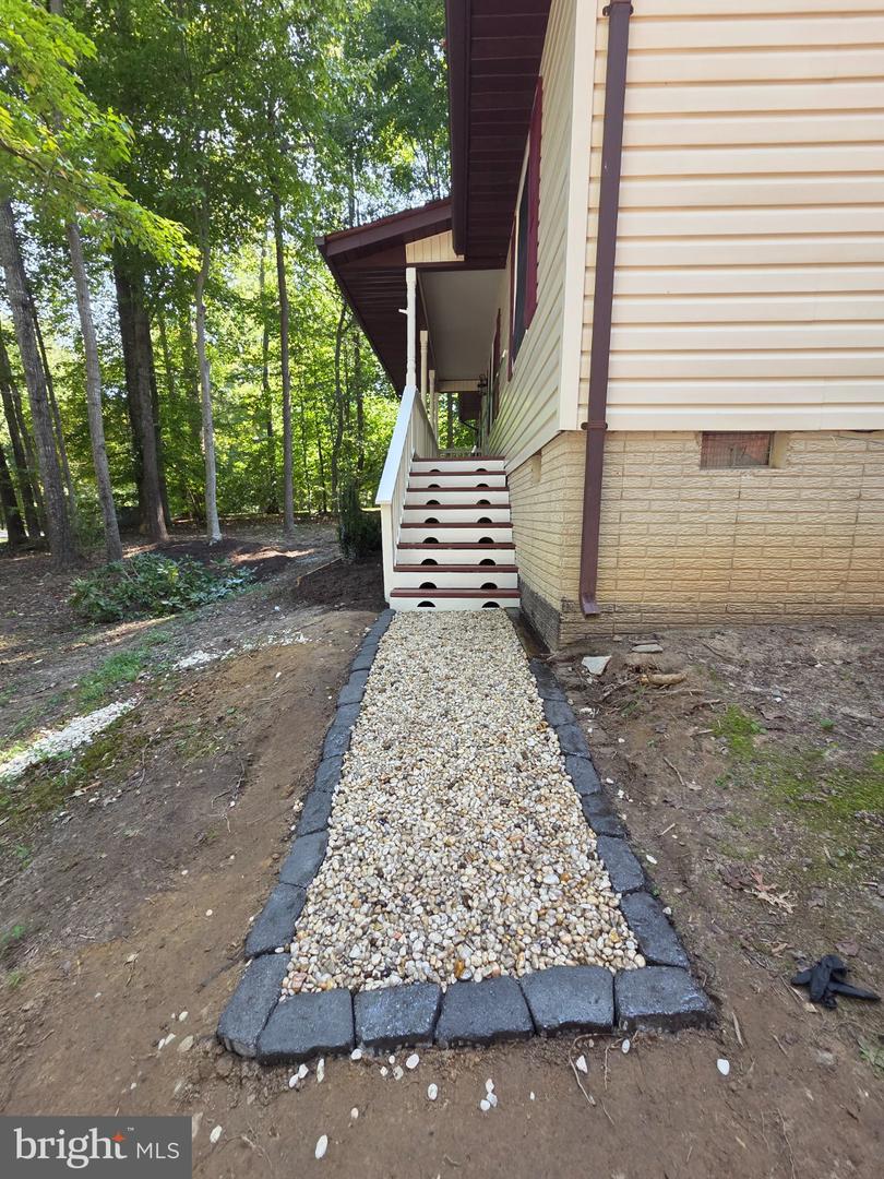 8314 Delegate Dr Property Photo 3