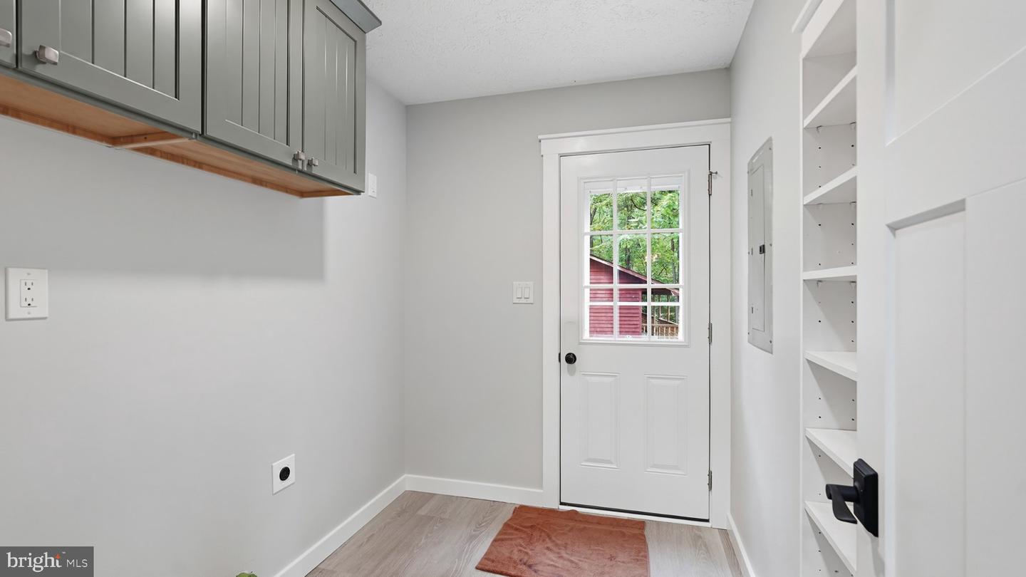 8314 Delegate Dr Property Photo 45