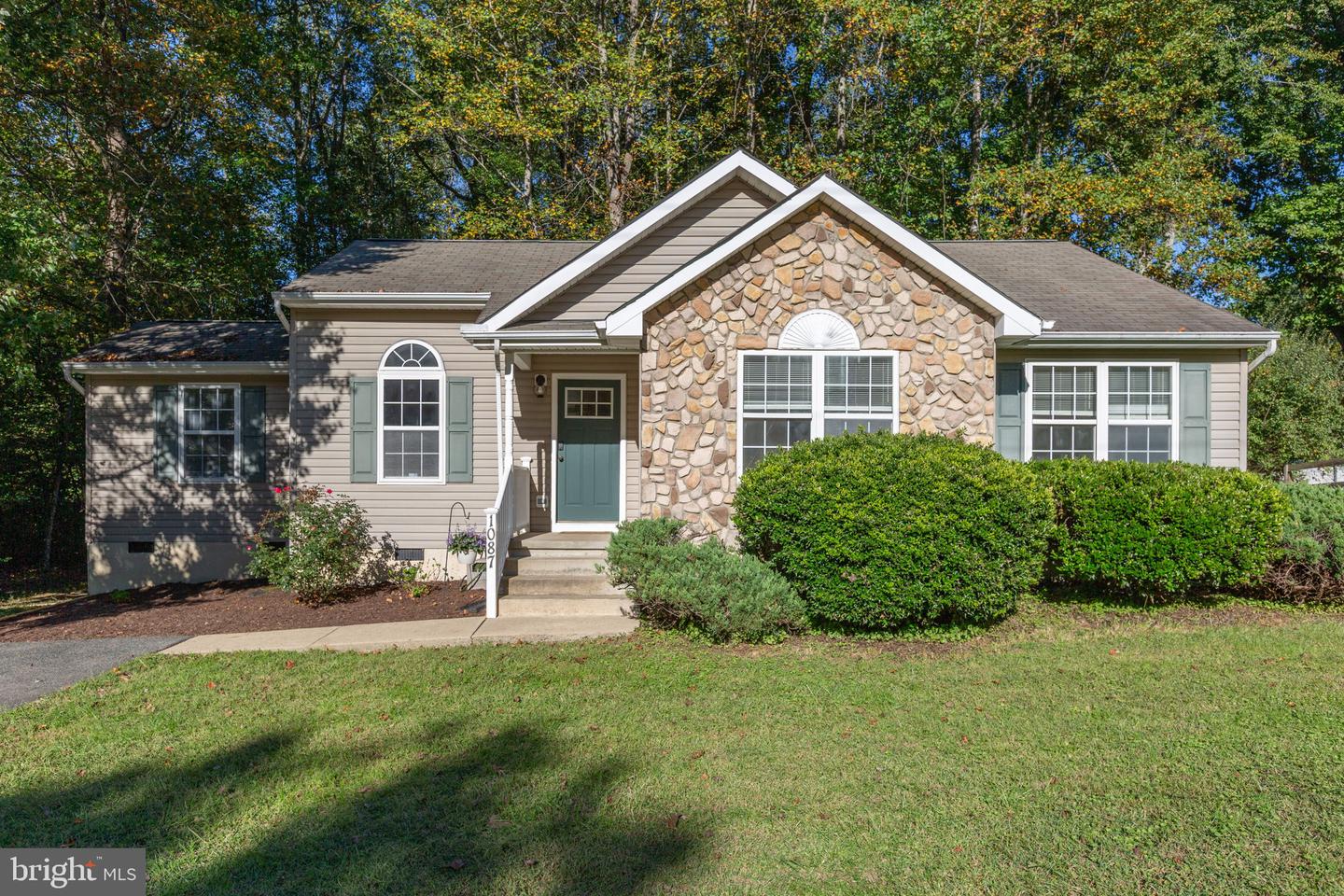 1087 Garner Dr Property Photo 1