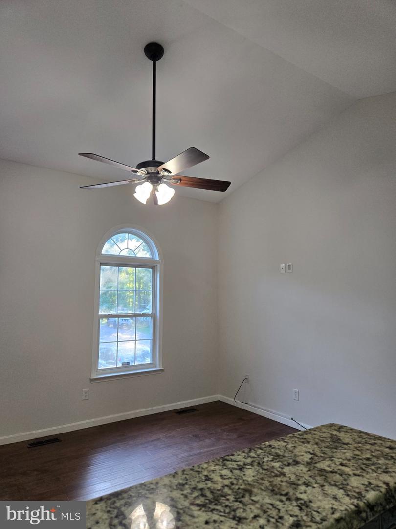 1087 Garner Dr Property Photo 2