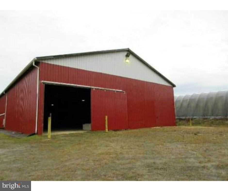 113 Roundabout Rd Property Photo 5