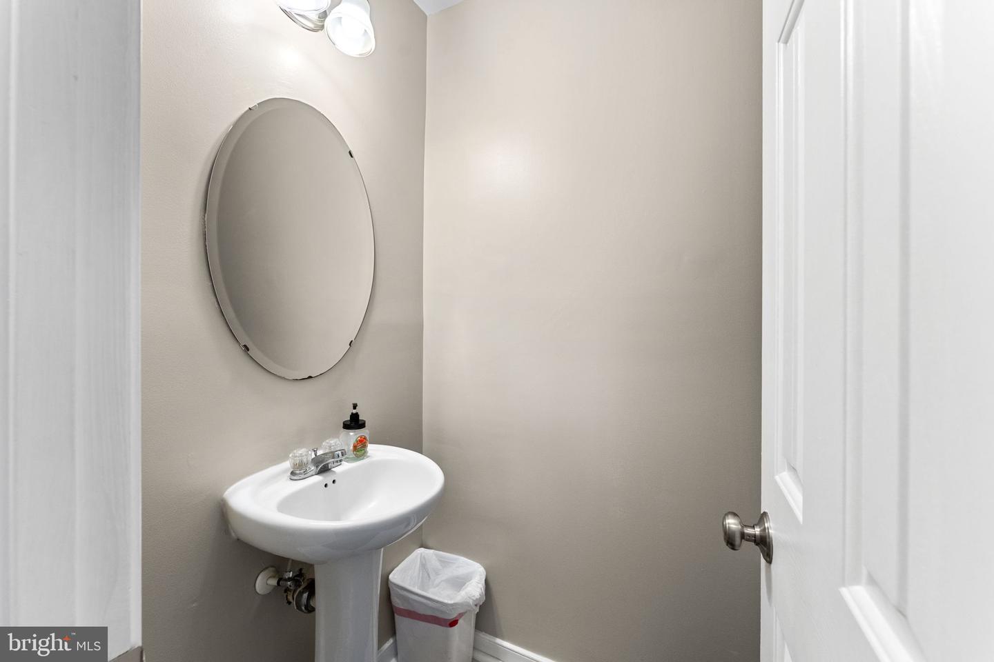 112 Central Pkwy Property Photo 21